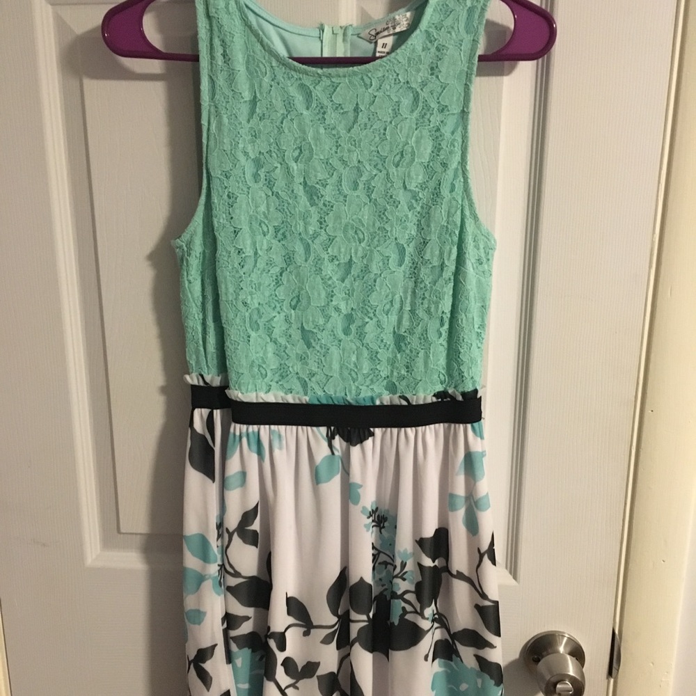 Juniors dress